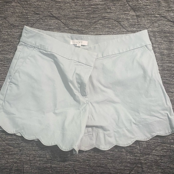 Like New Loft Scalloped Hem Shorts Light Blue Size 8 - Picture 1 of 3